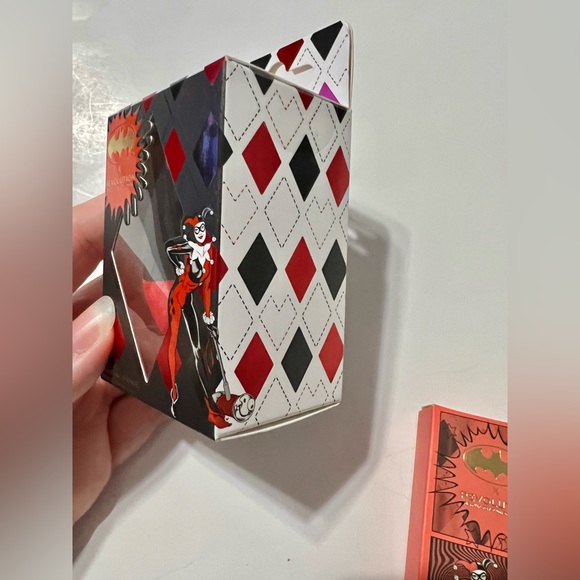 DC HQ Diamond Blending Sponge & DC ร Revolution HQ Heart Eyeshadow Palette!!! - Picture 6 of 15